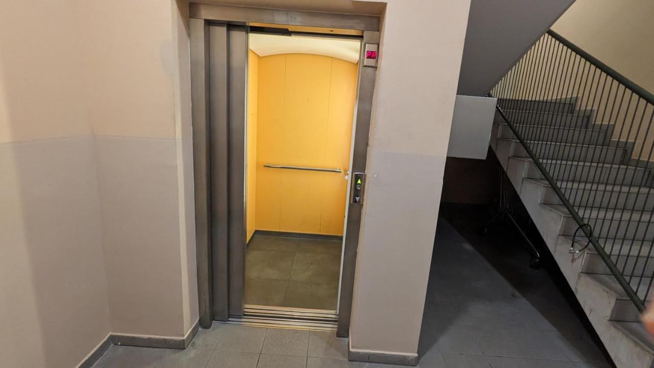 Downtown Fiume, Underground Garage Within The Property Exterior foto
